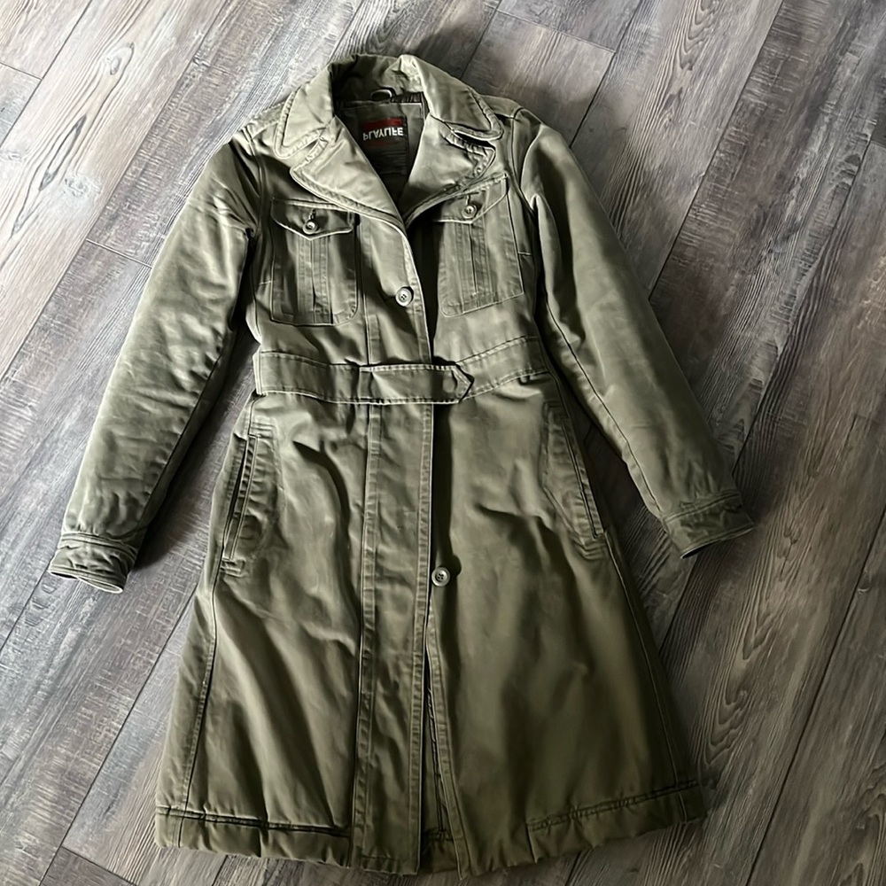 PlayLife knee-length mid-weight coat size small